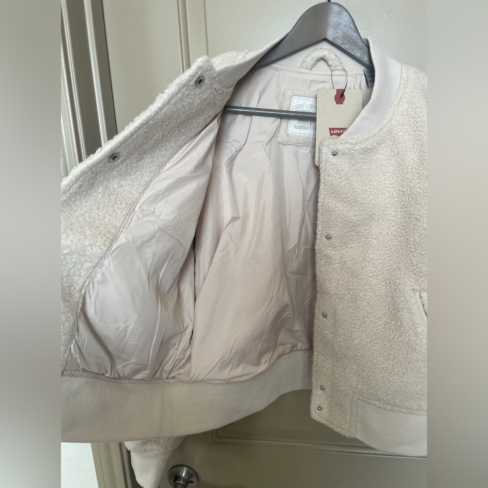 LEVI’S CROPPED VARSITY BOMBER JACKET - Picture 9 of 10